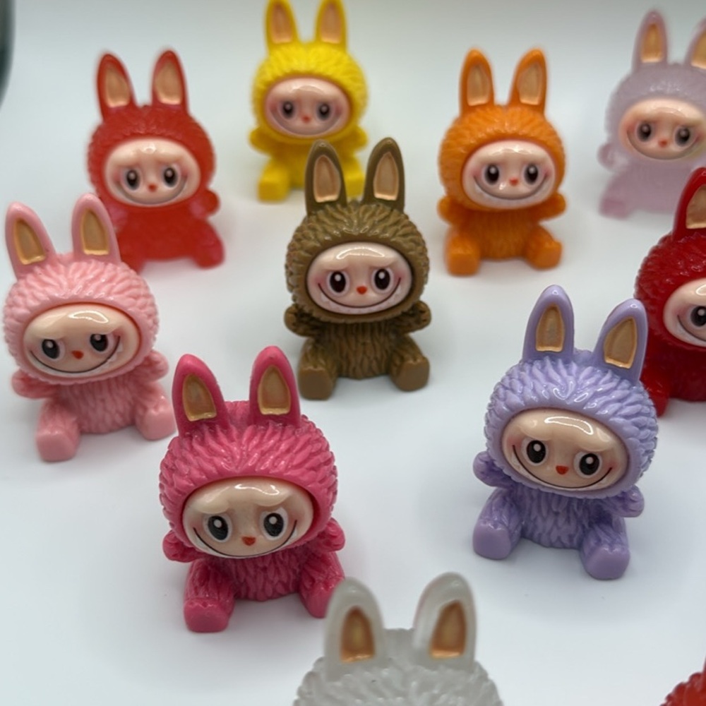 Mini Labubu Figurines - Picture 3 of 3